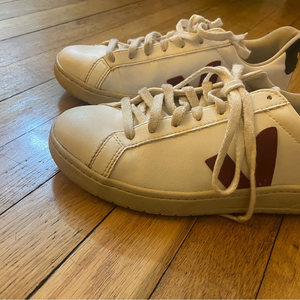 VEJA SNEAKERS